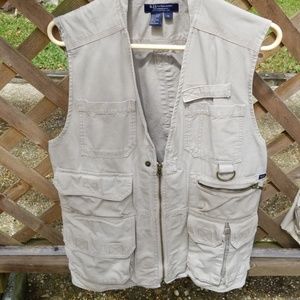 Tactical Vest with loads of pockets